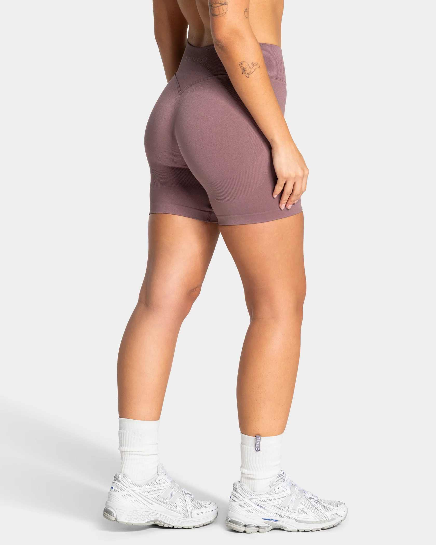 Lift Shorts "Mauve" - Image 2