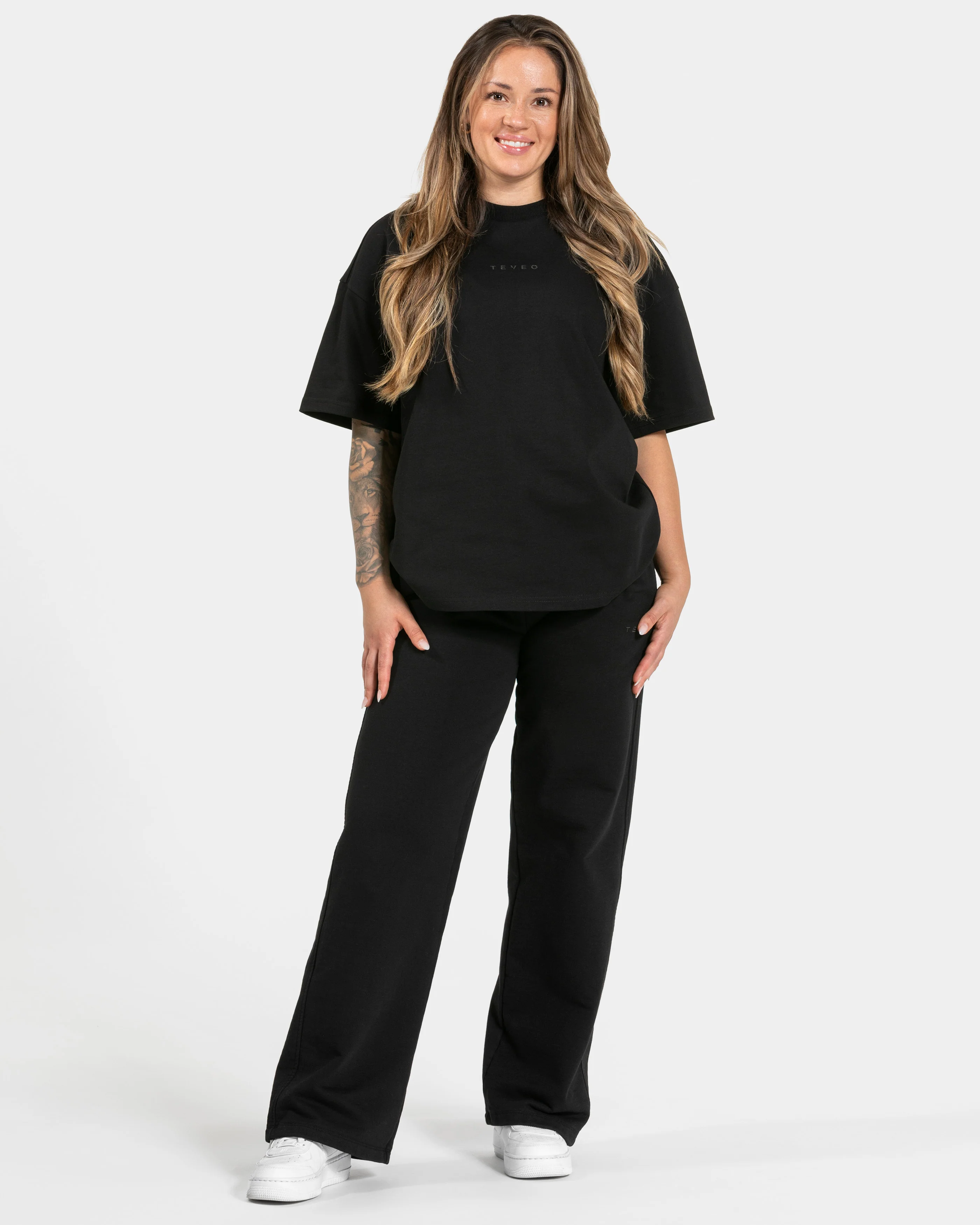 RI’VAIV Oversized T-Shirt "Schwarz" - Image 3
