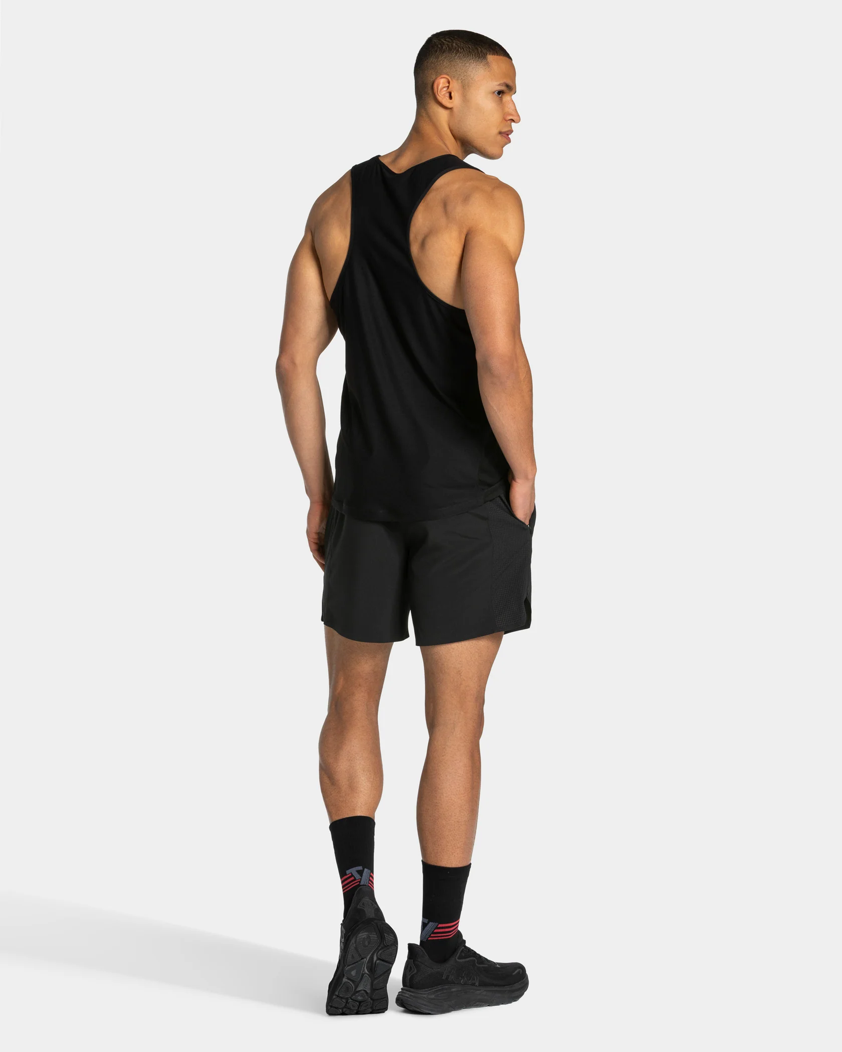 RUN Shorts 7 Inch "Schwarz" - Image 5