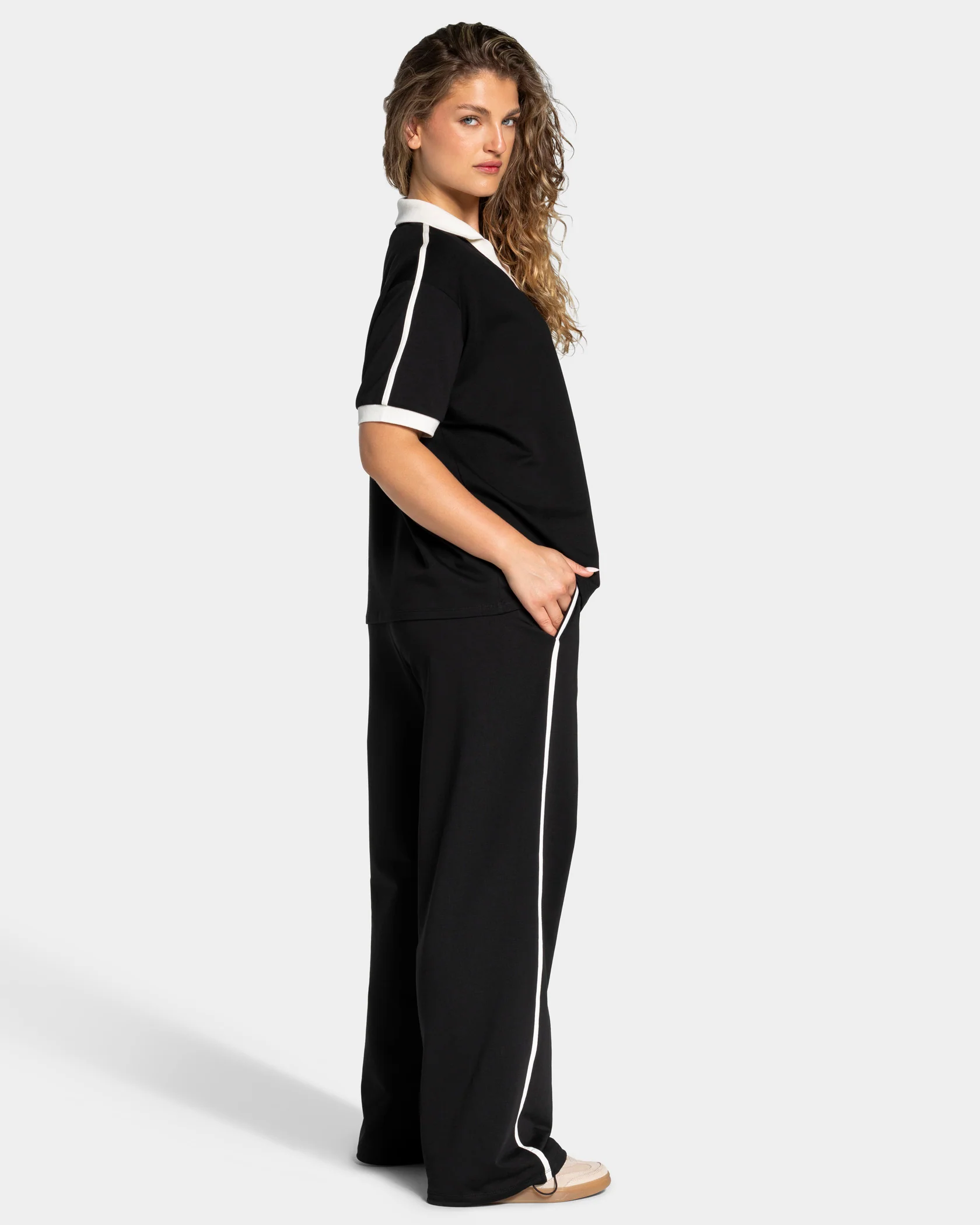 Soft Polo T-Shirt "Schwarz" - Image 5