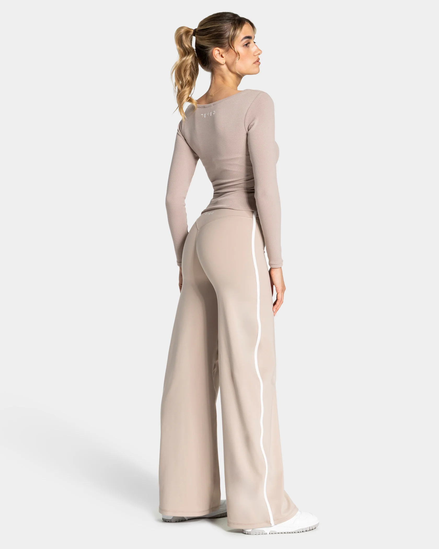 Soft Ribbed Longsleeve "Cappuccino" - Image 5