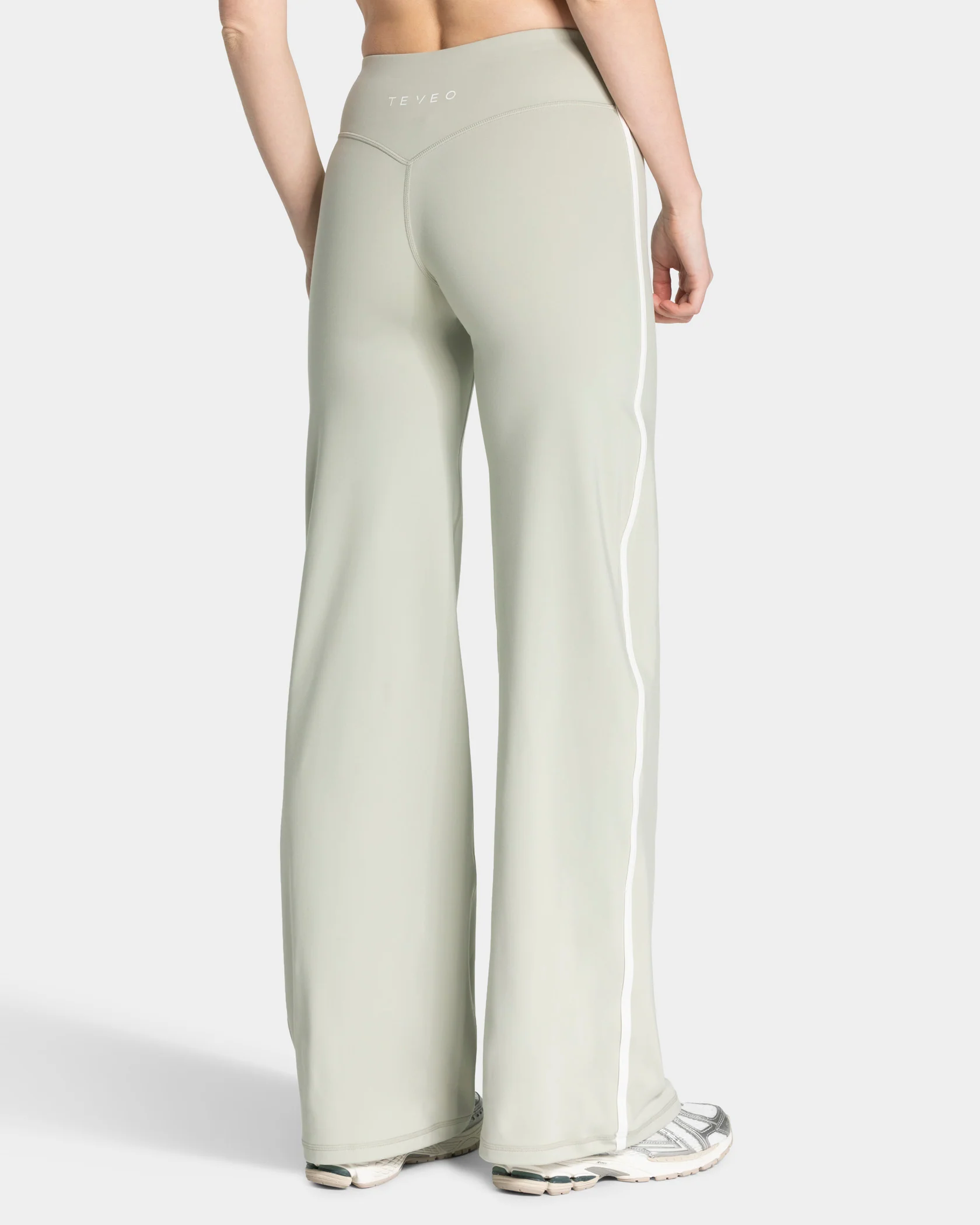 Soft Straight Leg Pants Regular "Pistachio" - Image 2