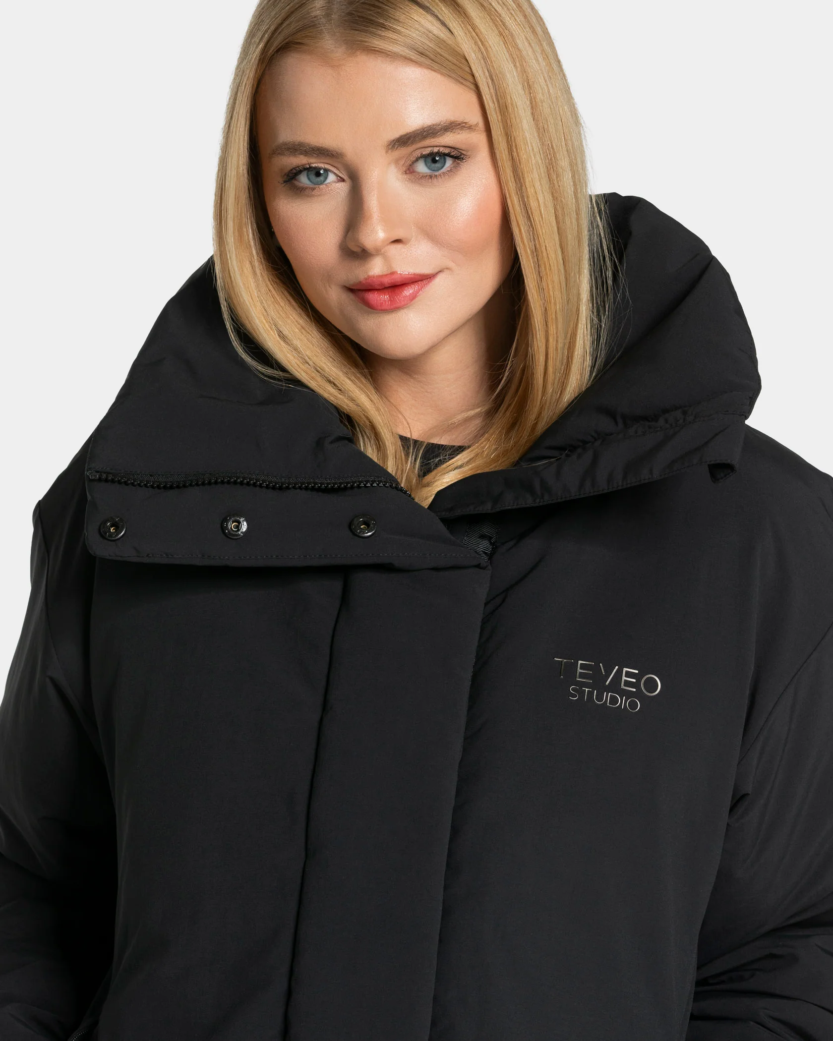 Studio Puffer Jacke "Schwarz" - Image 4