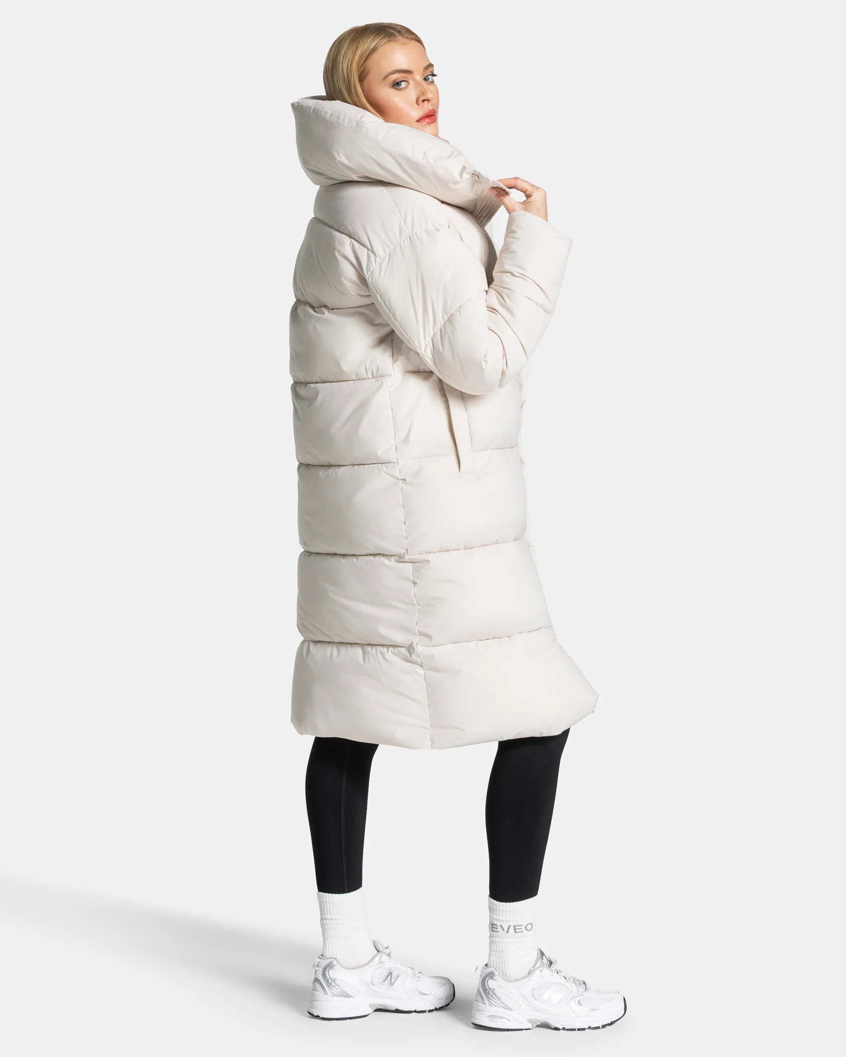 Studio Puffer Mantel "Cream" - Image 5