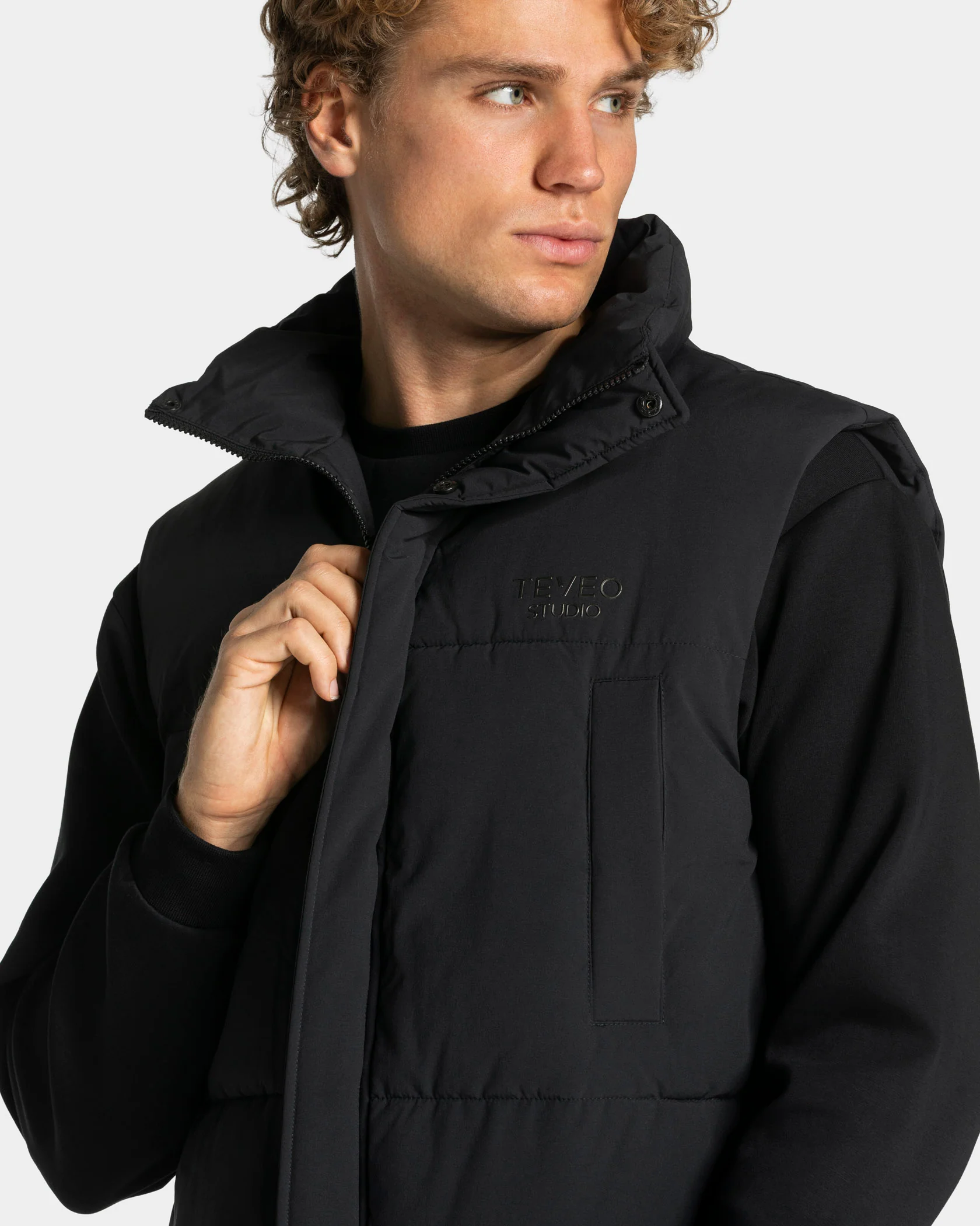 Studio Puffer Weste "Schwarz" - Image 4
