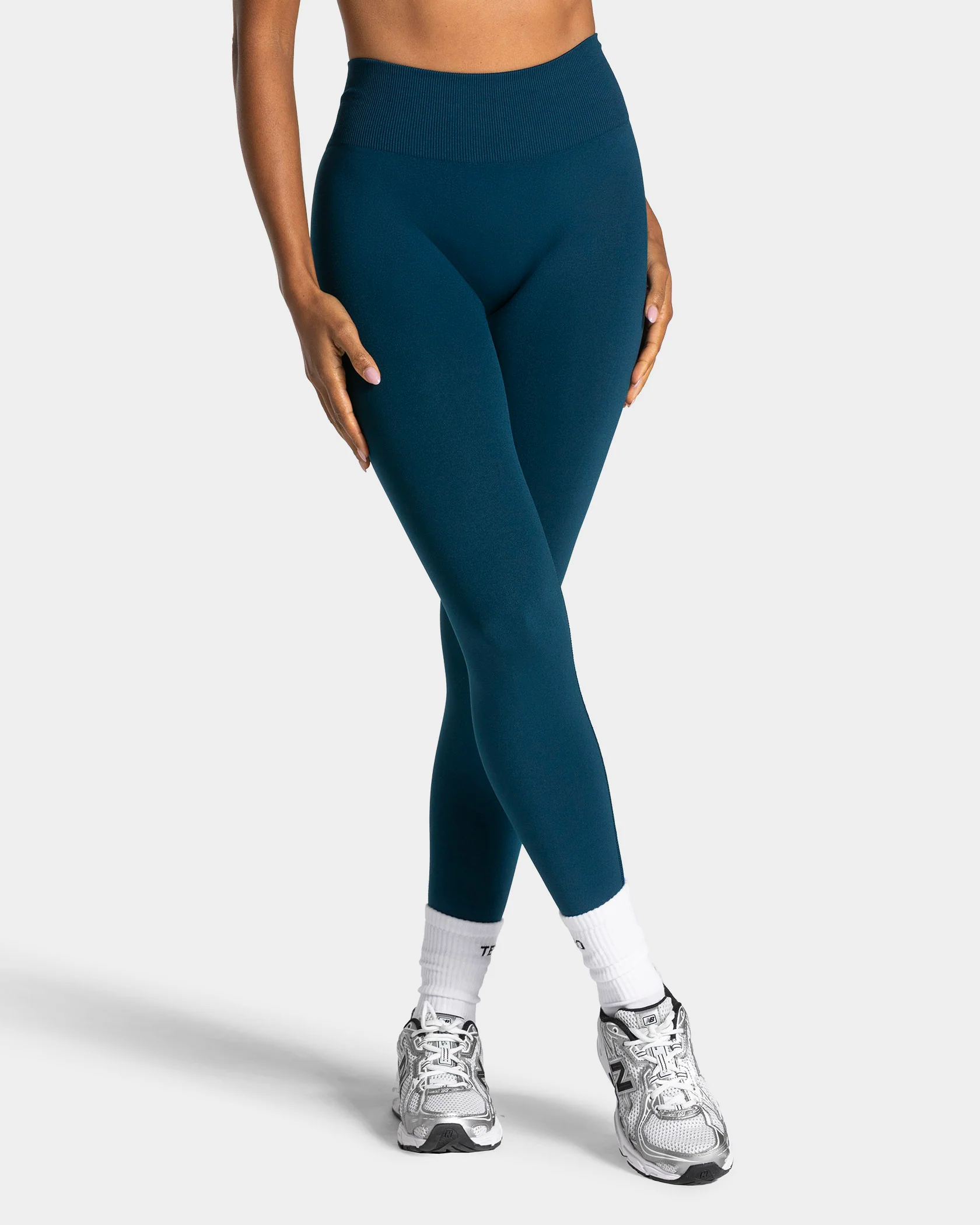 Timeless Pro Covert Scrunch Leggings "Dark Teal" - Image 2