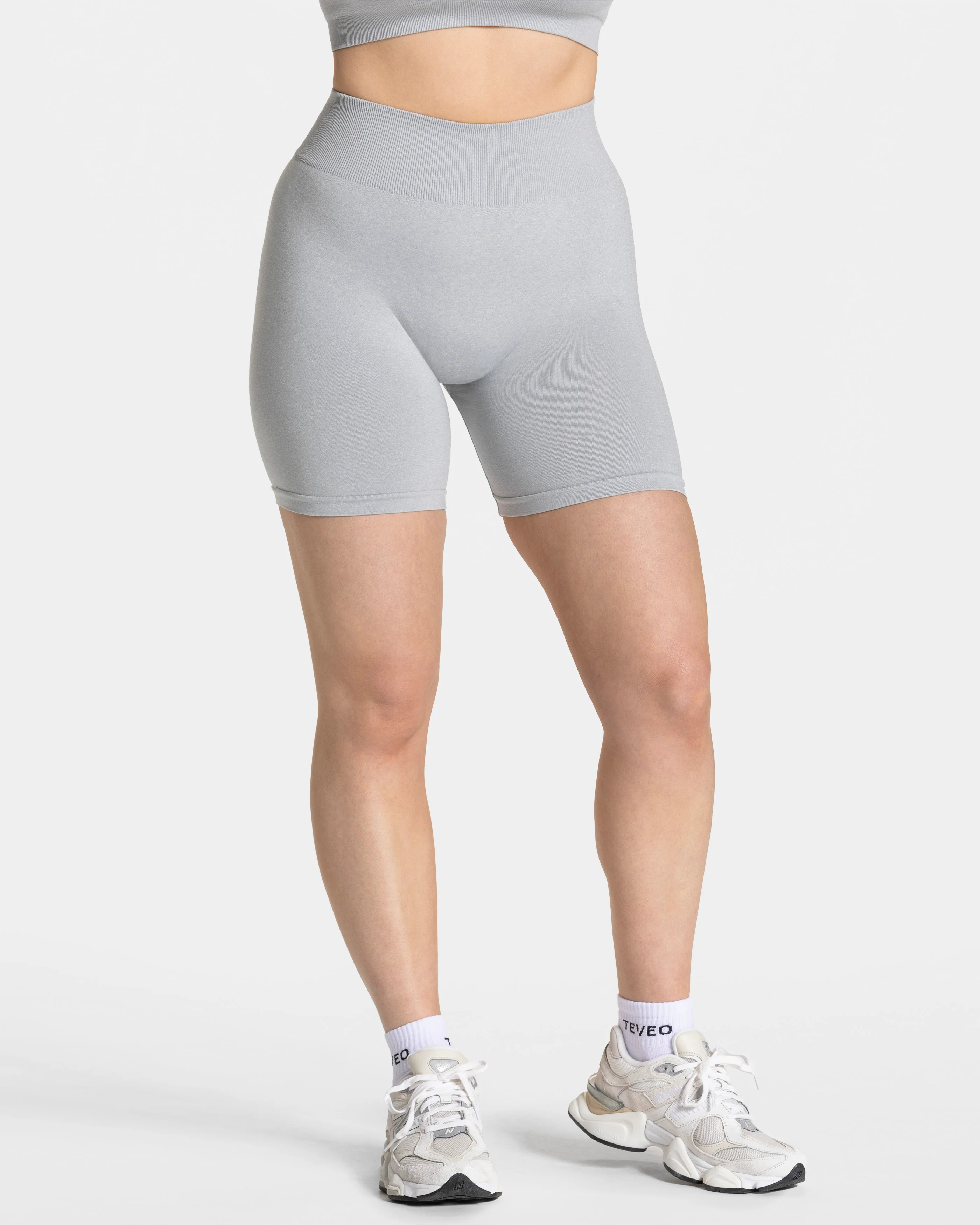 Timeless Pro Covert Scrunch Shorts  "Hellgrau" - Image 2